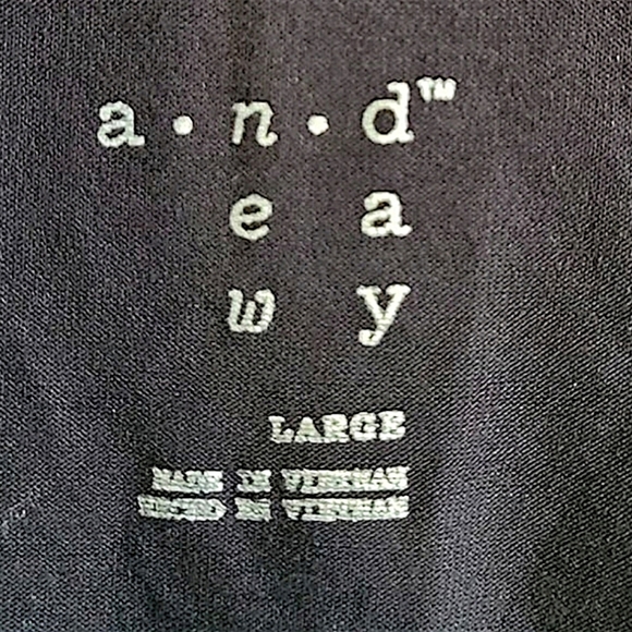 Sleeveless Black Floral Sequin Print Women’s Top - Picture 8 of 9